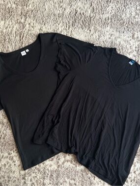 Gap Scoop Neck Tee & Old Navy LUXE V-neck Tee Bundle Women’s XXL Plus black